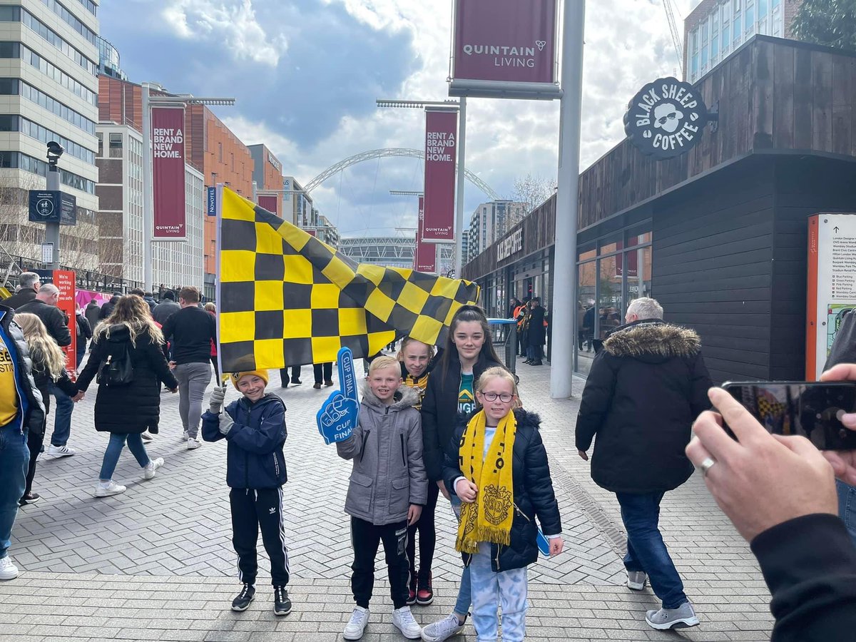 tinajcox's tweet photo. @RealTimVine @suttonunited Fantastic time for Ruby George Emily and Maisie https://t.co/8tugAvNIvv