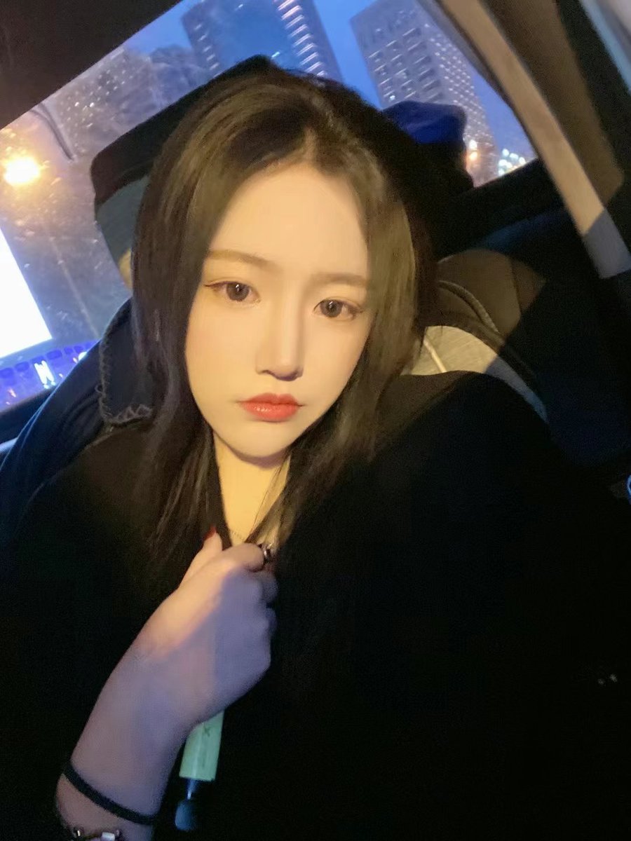 laobaitu's tweet photo. 哪张好看？ https://t.co/Oo3tiehmId