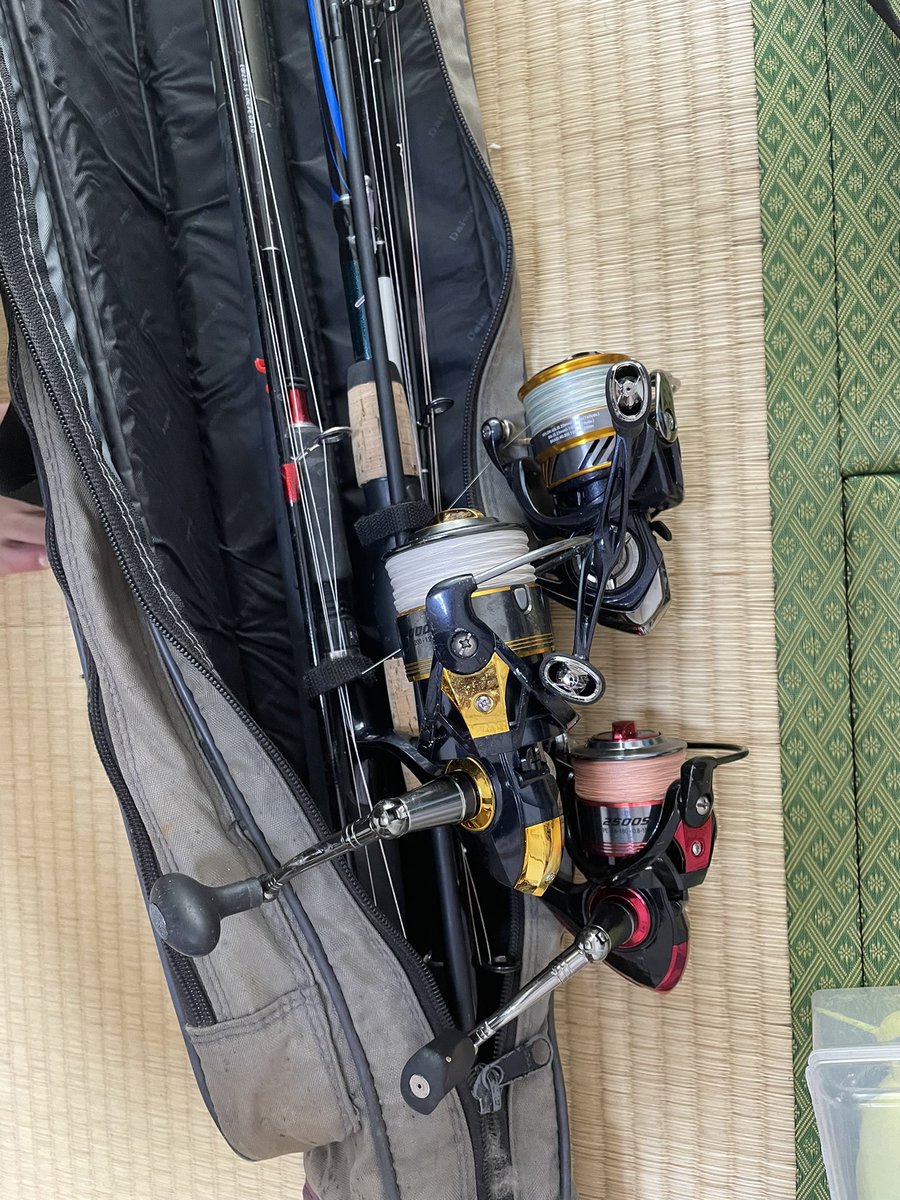 k13tmkh's tweet photo. 原付民族なのに
ファスナー閉まらなくなって
絶望してたら
友達が車出してくれる！
助かった😅 https://t.co/1cBfE49AnS