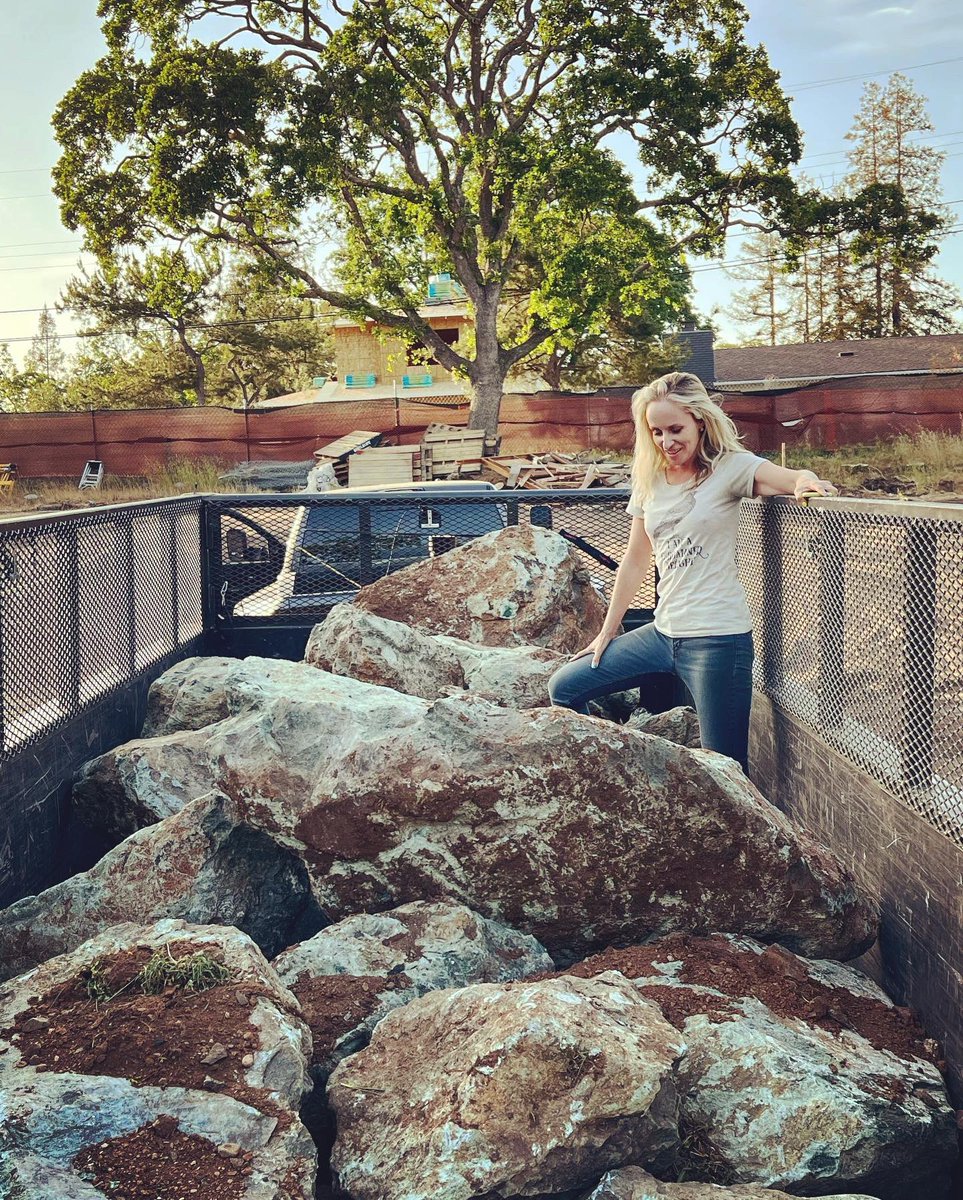 petracross's tweet photo. Got rocks? https://t.co/9meYjDej5z