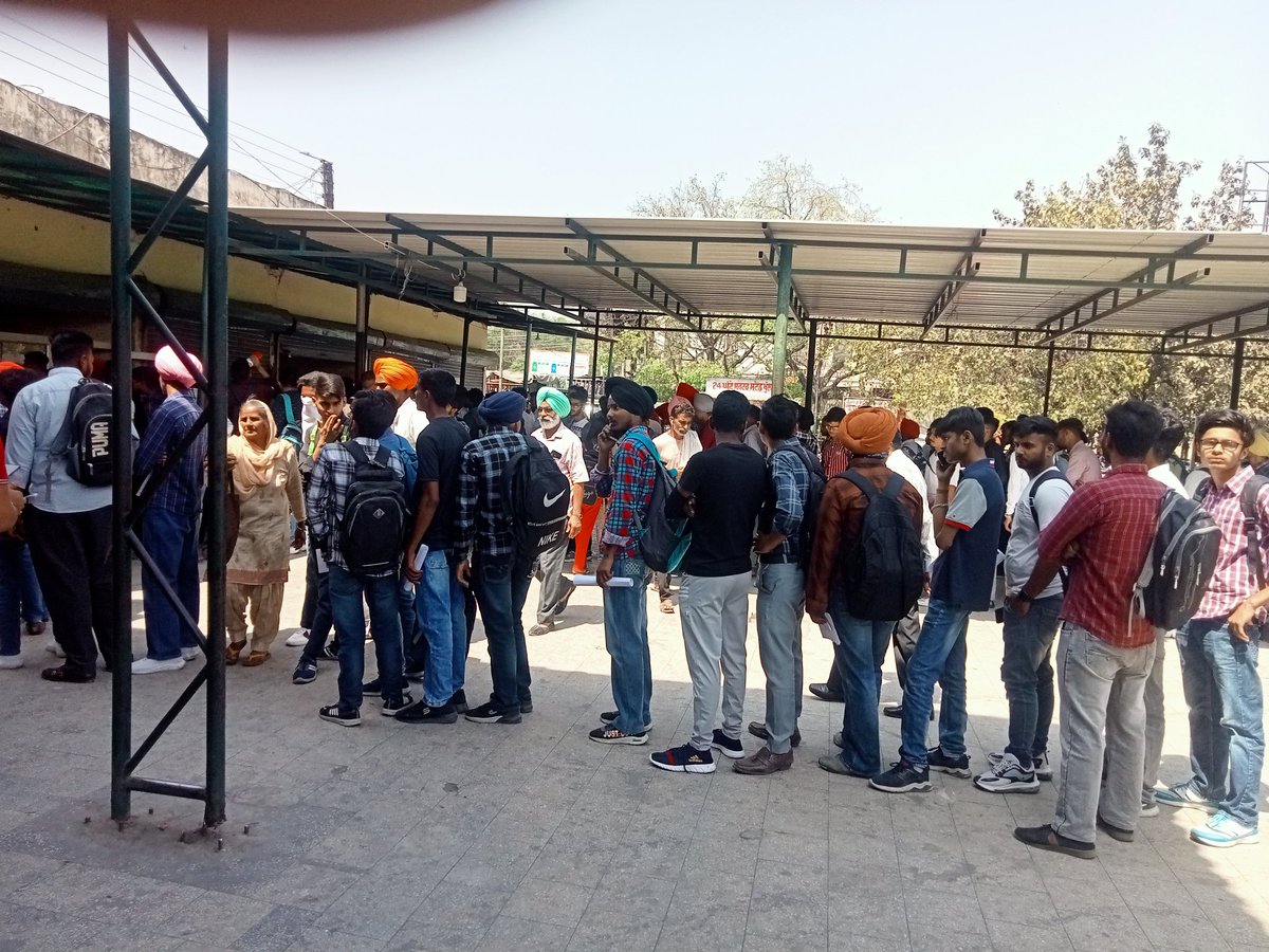 AMRISH1213's tweet photo. It is kindly requested to @BhagwantMann @PunjabGovtIndia @CMOPb @prtc please make the online students bus pass system. Students are wasting their precious study time in the long queue standing patiala bus stand. @ZeeNews @newspunjab @thetribunechd @punjabkesari @PbiUniPatiala https://t.co/HQcW5PfL2n