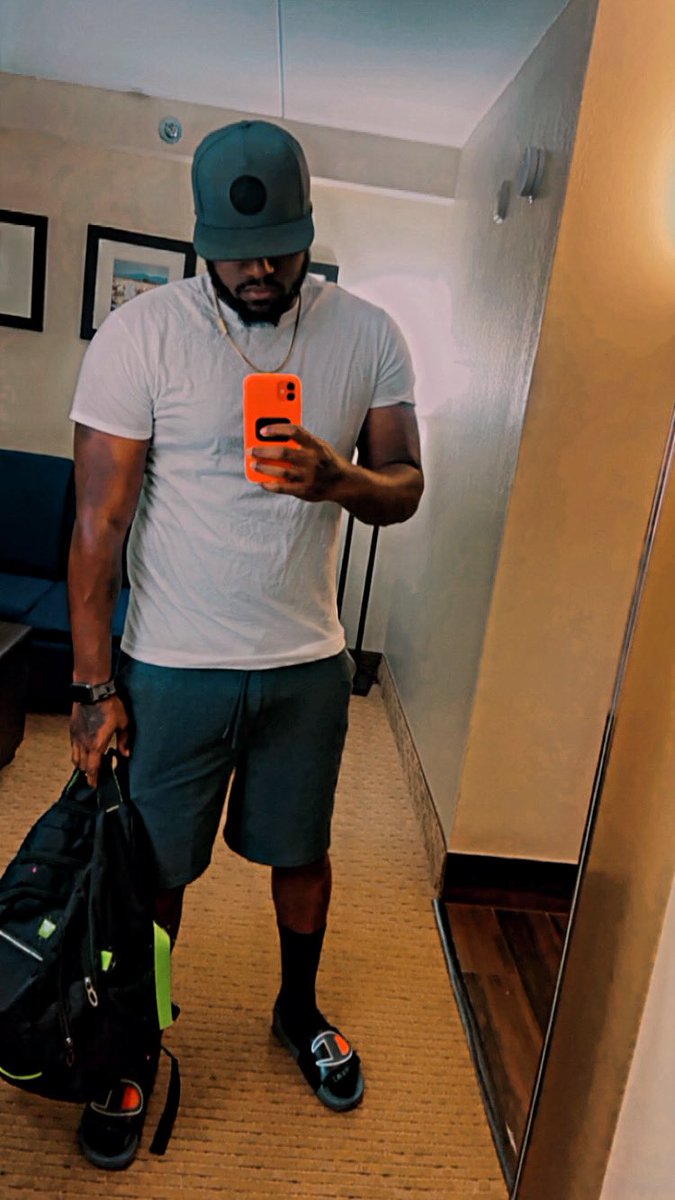 MckinleyJ23's tweet photo. Never be satisfied, always chase growth.
Happiness is found in the chase. 🚛. #grindmode #bigdriver🚛 https://t.co/wW9ooowZxB