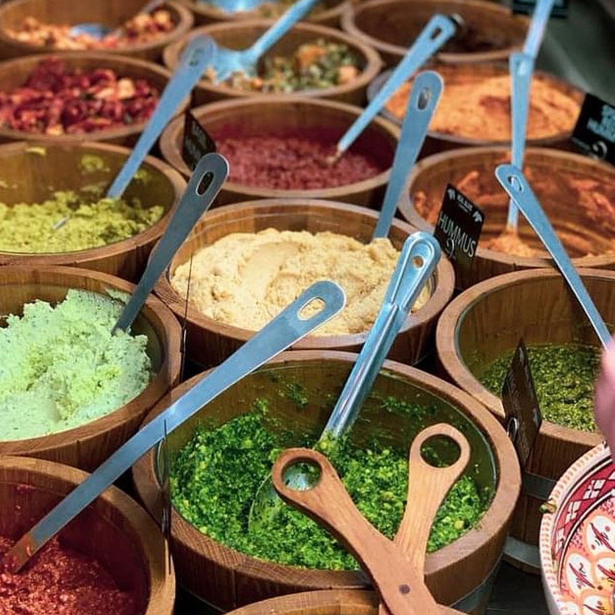 ToonsBridge's tweet photo. Hereβs a reminder of where you can find us this week ππΌ
π Serpentine Ave, Dublin
π At our @therealolivecompany stall in The English Market, Cork
π Dairy shop in Inchigeelagh (open Sat & Sun)
We have wild garlic pesto in stock!
#toonsbridge #therealolivecompany https://t.co/yR3WUpfPPO