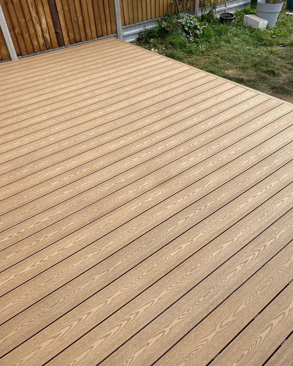 CJLandscapes's tweet image. Small composite decking project in Walthamstow, East London for a happy client. Creating a great area for them to entertain and relax #deckinginstaller #decking #compositedecking #eastlondon #walthamstow #E17 #walthamforest #deckingspecialist #deckingservices #deckingcontractor