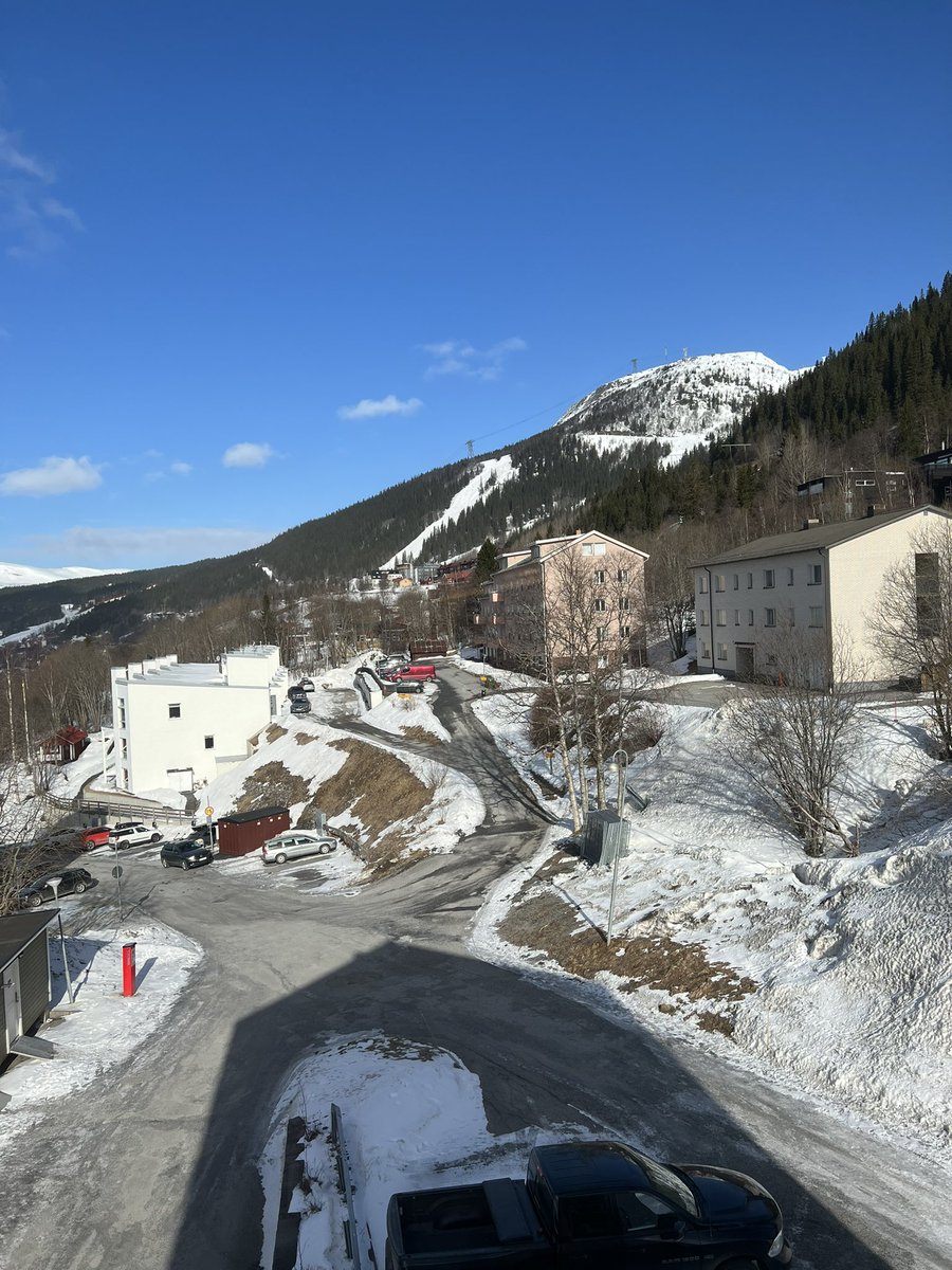 I fredags fick vi på <a href="/SISP/">SISP</a> och <a href="/IgniteSweden/">Ignite Sweden</a> presentera oss på fredagsfrukosten under @AreBusiness2022 

Stort tack till <a href="/HouseBeSweden/">House Be</a> för gästfriheten!