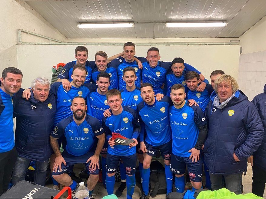 AS_Merpins's tweet photo. 🚨 SMILE 🚨

Les joueurs seniors vous souhaitent de passer une belle semaine après les deux victoires du week-end 😃

#JaunesEtBleus 🔵🟡 https://t.co/4fOxM8tG56