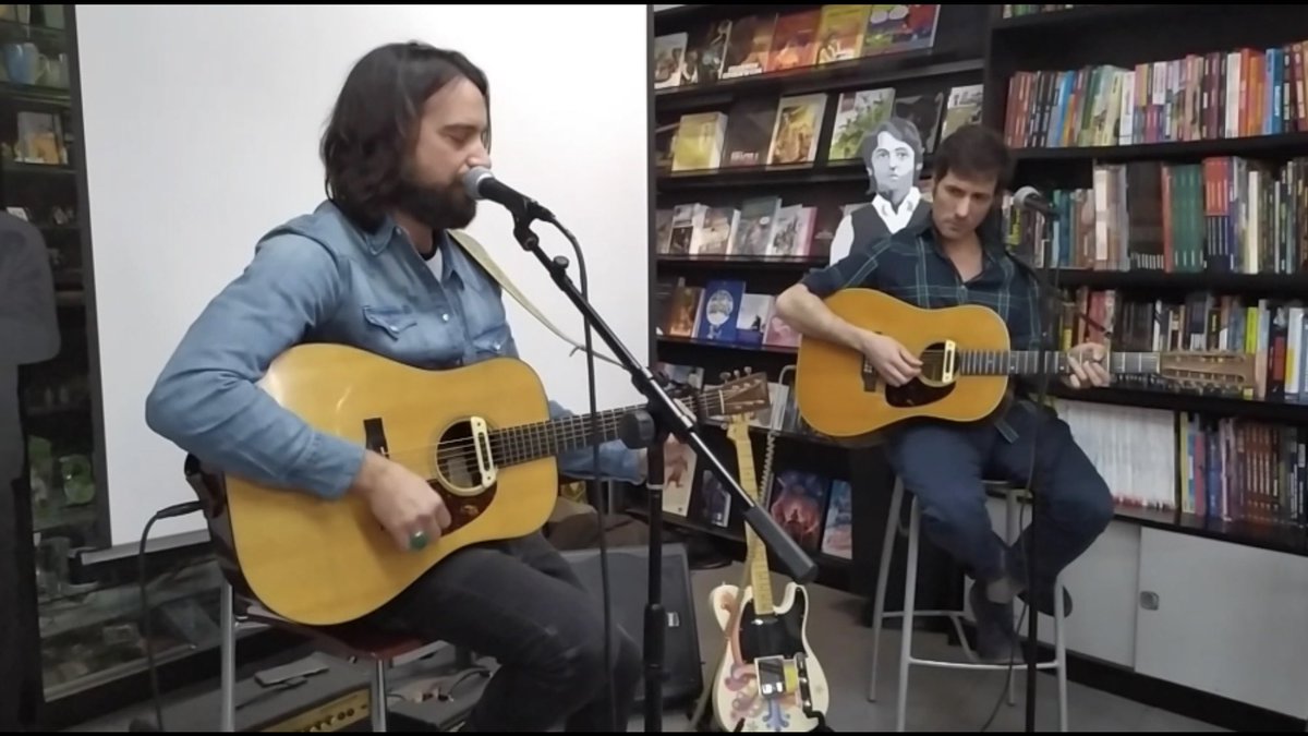 Presentación de la Antología British Invasion. En <a href="/Elektra_Comic/">Elektra Cómic</a> con <a href="/soyrosco/">Rubén Tajuelo Rosco</a> <a href="/GermanSalto/">Saguero Central ♂</a> <a href="/silexediciones/">Silex ediciones</a>  @platademontero