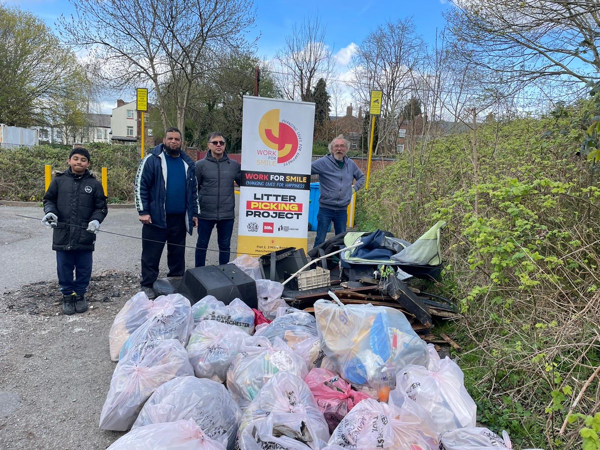 zafarbeg5's tweet photo. Yesterday/Sunday rubbish picking in Longsight… https://t.co/ZePRwCMXFr
