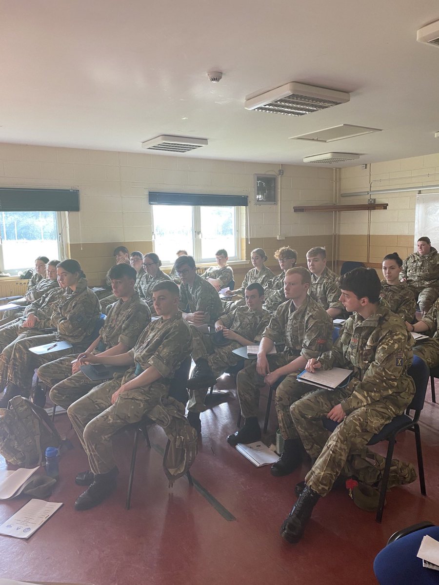CTTScotland's tweet photo. They're on form here at the SCIC. Snr Cdts being put through the mechanics of teaching a SAA lesson, also covering SQA they should bag come the end of the week. Looks like a good week ahead for these ACF Snr Cdts. 🇬🇧💂‍♂️👍 @SO1TrgHQCadets @Fighting51st @ArmyDComd51Bde @ColCdts51X https://t.co/vkQfQCxzJy