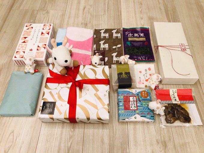お客様から沢山の素敵なプレゼントを頂きました…震えます…✨😭✨
心から感謝申し上げます🍀🦌💕

甘いものとしょっぱいものと、鹿たんグッズと挿絵付きの本と…ドストライクすぎてもうずっと愛でております🥰

本当に本当に、どうも有難うございます!💕💕💕 