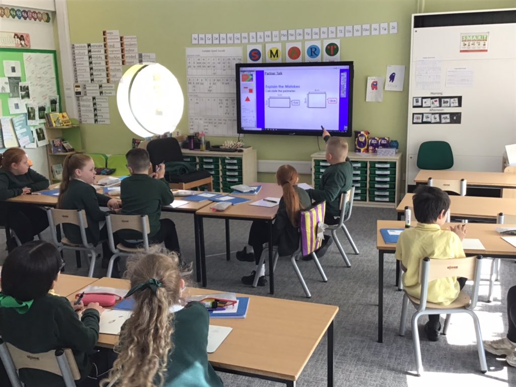 MissCarr11's tweet photo. Fantastic mathematical discussion in Y3 using #ISeeMaths perimeter reasoning questions @gareth_matcalfe https://t.co/afYu0s5QbT
