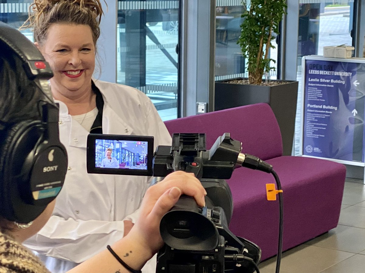 antoniafairburn's tweet photo. In action shot of todays newsday! Had so much fun filming this story today. Students partaking in a cooking competition in the hopes to make a dessert “fit for the queen”. All being judged at a panel later today! 
#leedshacks https://t.co/yxwyMxPrtw