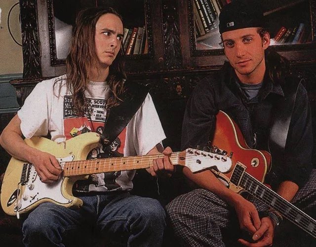 JeffAmentsArmy's tweet photo. #MikeMcCreadyWeek #wheresmikemccready?
#MikeMcCready talked about “Dirty Frank”
In 1995: 
"This is a song about our illustrious first bus driver, who we were convinced was a serial killer. (laughs) …
1/2 https://t.co/IOh8RIhF0H