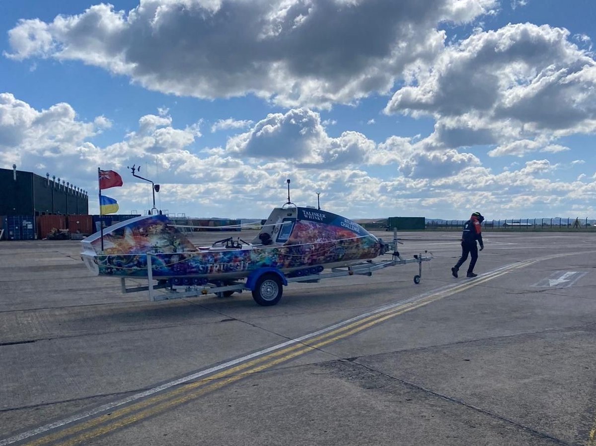 FarrerKane's tweet photo. Good luck to @berniehollywood, who has embarked on a world record-breaking attempt for the longest #BoatPull. Bernie will pull his boat 10 miles a day for 30 days to help raise awareness around youth mental health. Best of luck, Bernie! @BoatofHope https://t.co/JZvmzrHQ4D