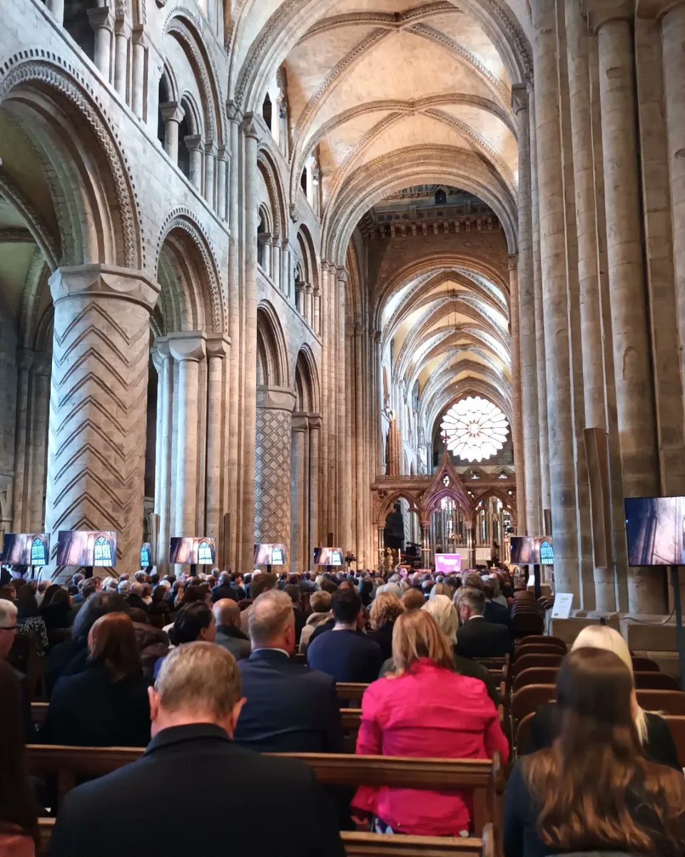 LewisWRobinson's tweet photo. Finally managed to get to my graduation for my undergraduate MSc! Was a lovely day and managed to get some nice pictures. Was also great seeing a lot of people I hadn't seen since prepandemic! https://t.co/eSYKQSCp7K