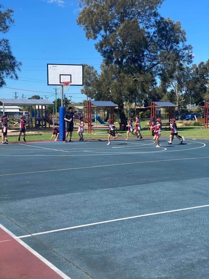 WindangPS's tweet photo. Sunshine, smiles, fun &amp; football drills was the order of the day! @NSWEducation https://t.co/gPXJdOqUP2