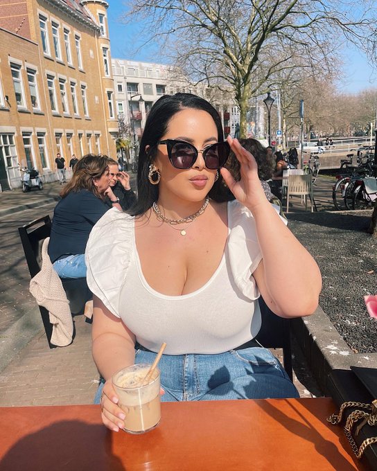 I actually wore some proper clothes the other day https://t.co/qd2ONWQb2R