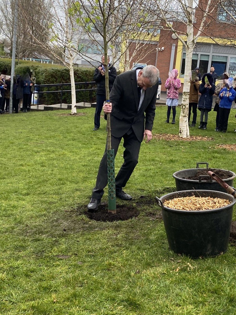 stansfield8's tweet photo. Tree planting to mark Mr Webster’s retirement and for The Queen’s Platinum Jubilee Green Canopy https://t.co/b9vZalJ45x