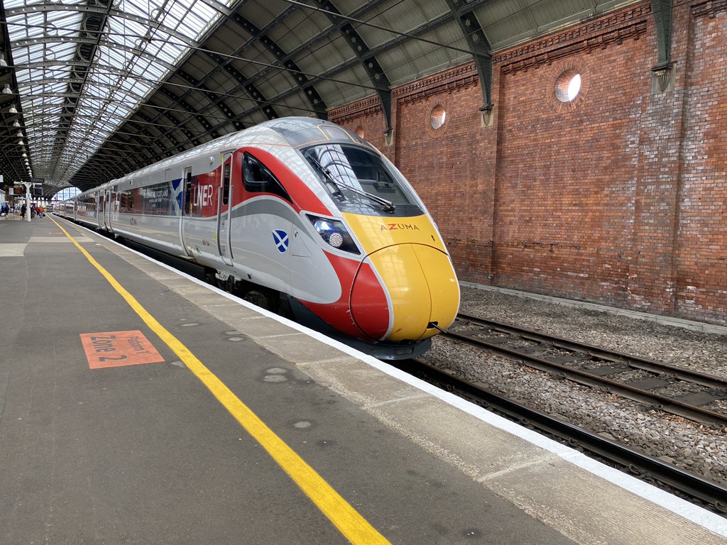 R2Stephen's tweet photo. My iron horse for the trip down to London Book Fair. Looking forward to seeing everyone, it’s been a while! #LBF22 https://t.co/eMZvhhSUKE