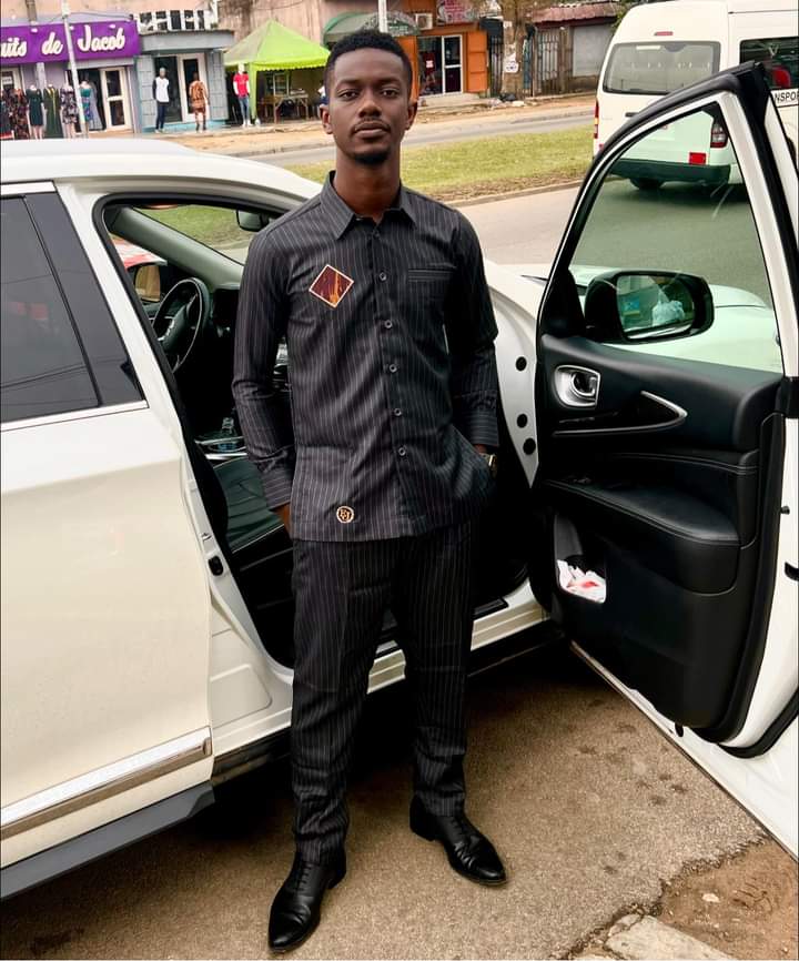 O_oweilK's tweet photo. TREIIZE TAXI : L'APPLICATION DE JONATHAN BOULVERSE DEJA LE MILIEU DU TRANSPORT ABIDJANAIS!
Lancée le 30 mars, #TreiizeTaxi l'application révolutionnaire de #JonathanMorrisson dans le milieu du transport abidjanais atteint +de 12 500 utilisateurs. #Yango se revise! Bravo ! #CIV225 https://t.co/wwciYAW4QH