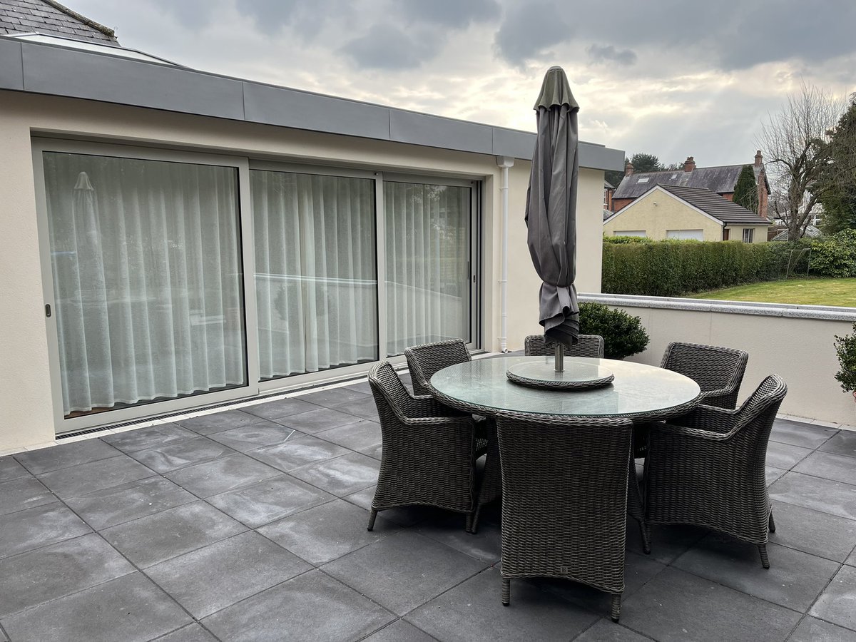 CarrollsGlass's tweet photo. Tastefull and elegant extension in Cherryvalley area of Belfast. @SapaBldgSystem Sapa c125 triple track lift and slide with Sapa si window and lantern rooflight. https://t.co/ZdbSrl9ZQN