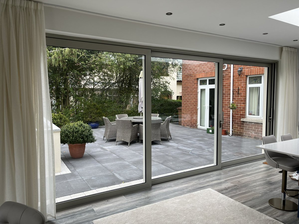 CarrollsGlass's tweet photo. Tastefull and elegant extension in Cherryvalley area of Belfast. @SapaBldgSystem Sapa c125 triple track lift and slide with Sapa si window and lantern rooflight. https://t.co/ZdbSrl9ZQN