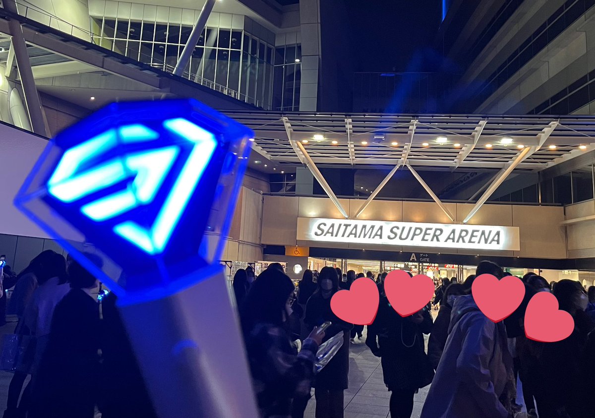 sj83elf's tweet photo. ペンミ3日間お疲れ様でした💙

역시 최고로 좋아하는 그룹 슈퍼주니어!
오래 기다린 만큼 너무 감동이 커서 많이 울었다ㅠ
희님 3년만에 보는데 오빠 우니까 나두 견딜 수 없었어ㅠ

아무튼 격리 힘들텐데 이렇게 일본에 와줘서 고마워요! 

영원하자 우리💙

#SUPERJUNIOR 
#HappyEunhyukDay https://t.co/3HFE0M248e