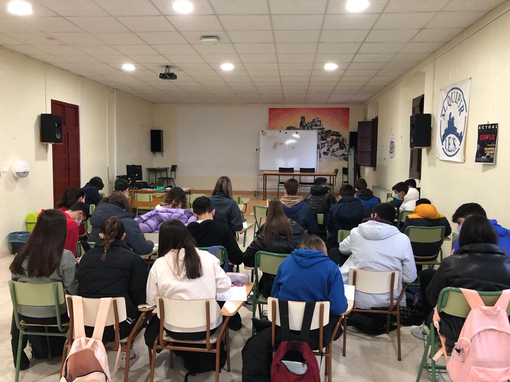 OCMAZ_OCRM's tweet photo. La OCRM hoy ha llegado al IES ALQUIPIR de Cehegín https://t.co/BrERA5zfXK