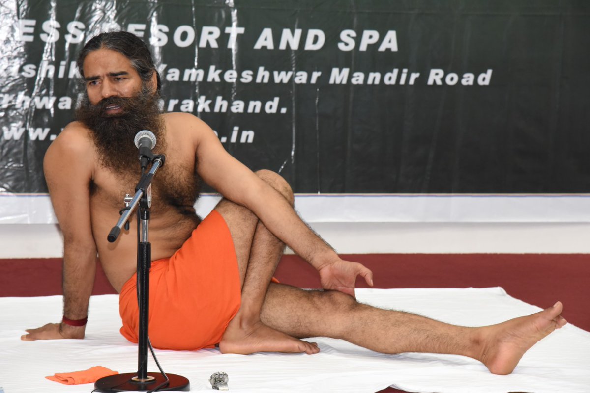 हमारे शरीर वज्र की तरह ताकतवर होने चाहिए। 
इतना बलवान हमें बनना है। 
<a href="/indiatvnews/">India TV</a>
 #RamdevOnIndiaTV   
#2saalYogKeBemisaal