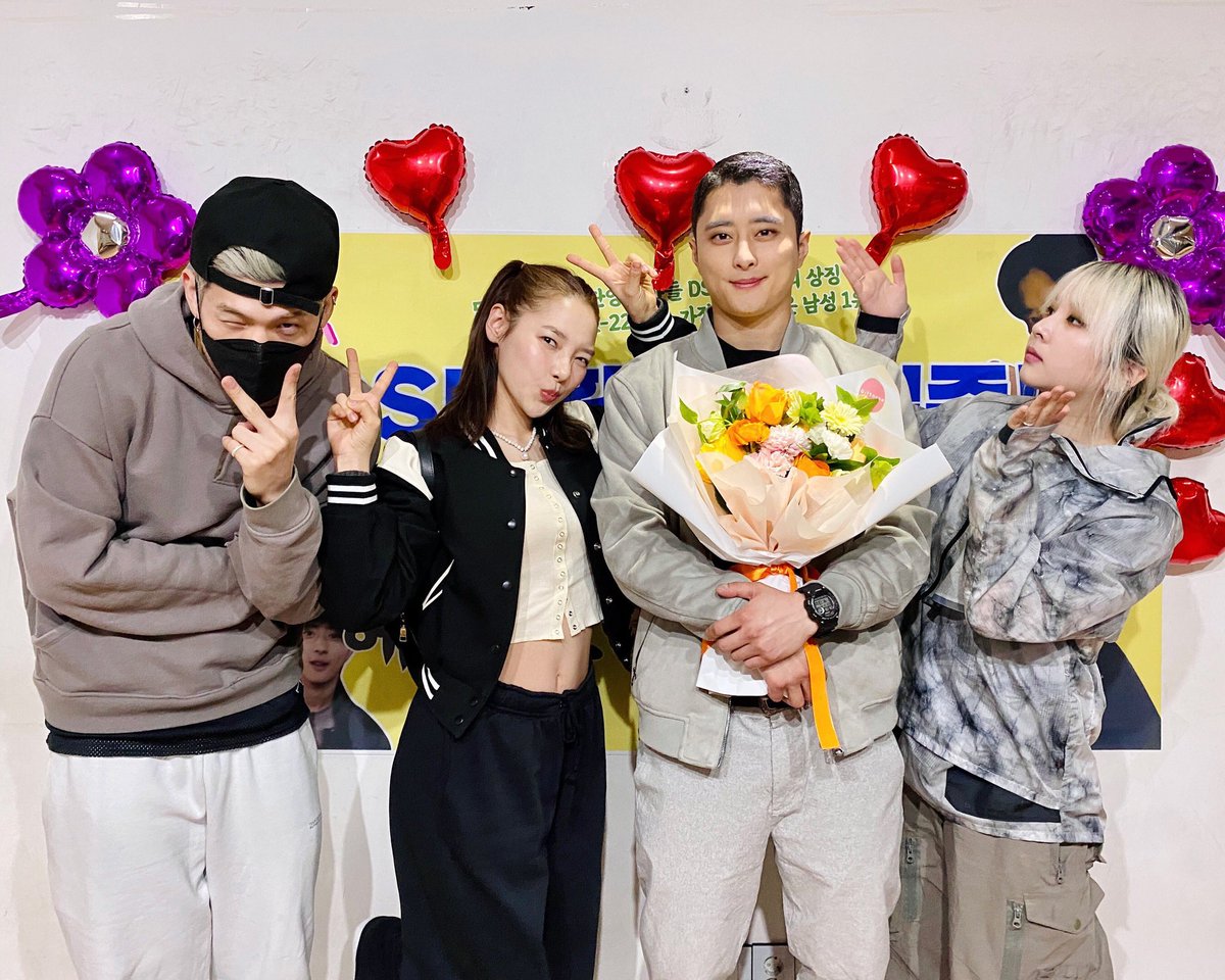 _Hosung's tweet photo. We hold on and we win again, we're together ❤️
#WelcomeBackJseph #Kard https://t.co/INVfFKTY8t