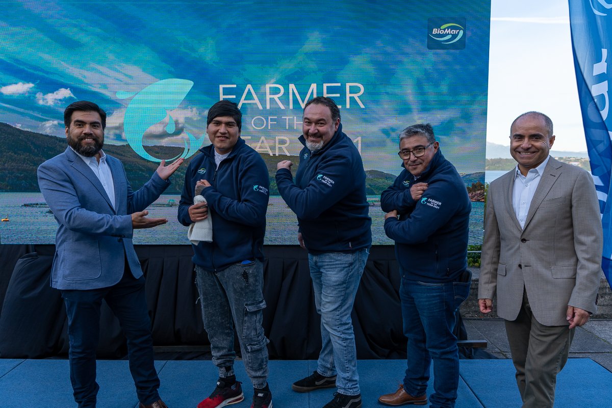 BioMar_Chile's tweet photo. ¡Qué alegría volver a juntarnos! La semana pasada premiamos a los #FarmerOfTheYear2021. Agradecemos el trabajo en conjunto y la confianza depositada en BioMar para alimentar el #SalmonChileno. https://t.co/KRitFeN4a4