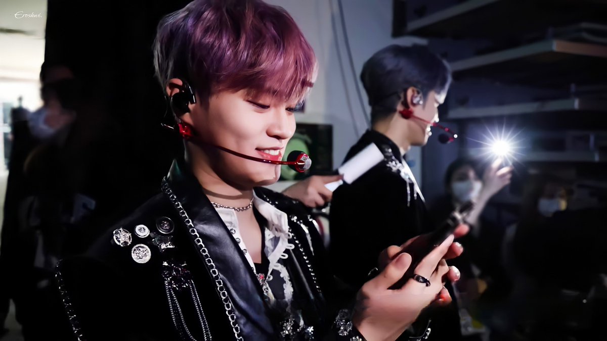 eroshwi's tweet photo. 040422 💜🖤

#이대휘 #LEEDAEHWI https://t.co/qsWaCPxOfo