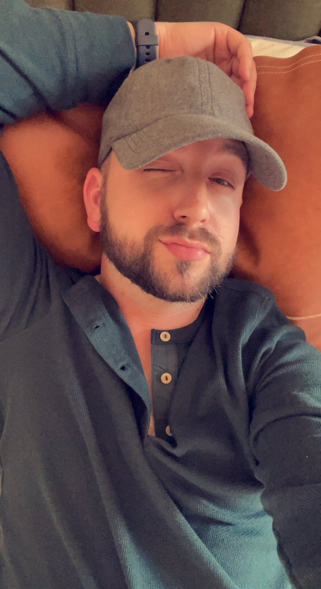 Tonz115's tweet photo. Come nap. #nap #Sunday #gay #single #gaydaddy #cute #flirt https://t.co/FrXJgVFTyS