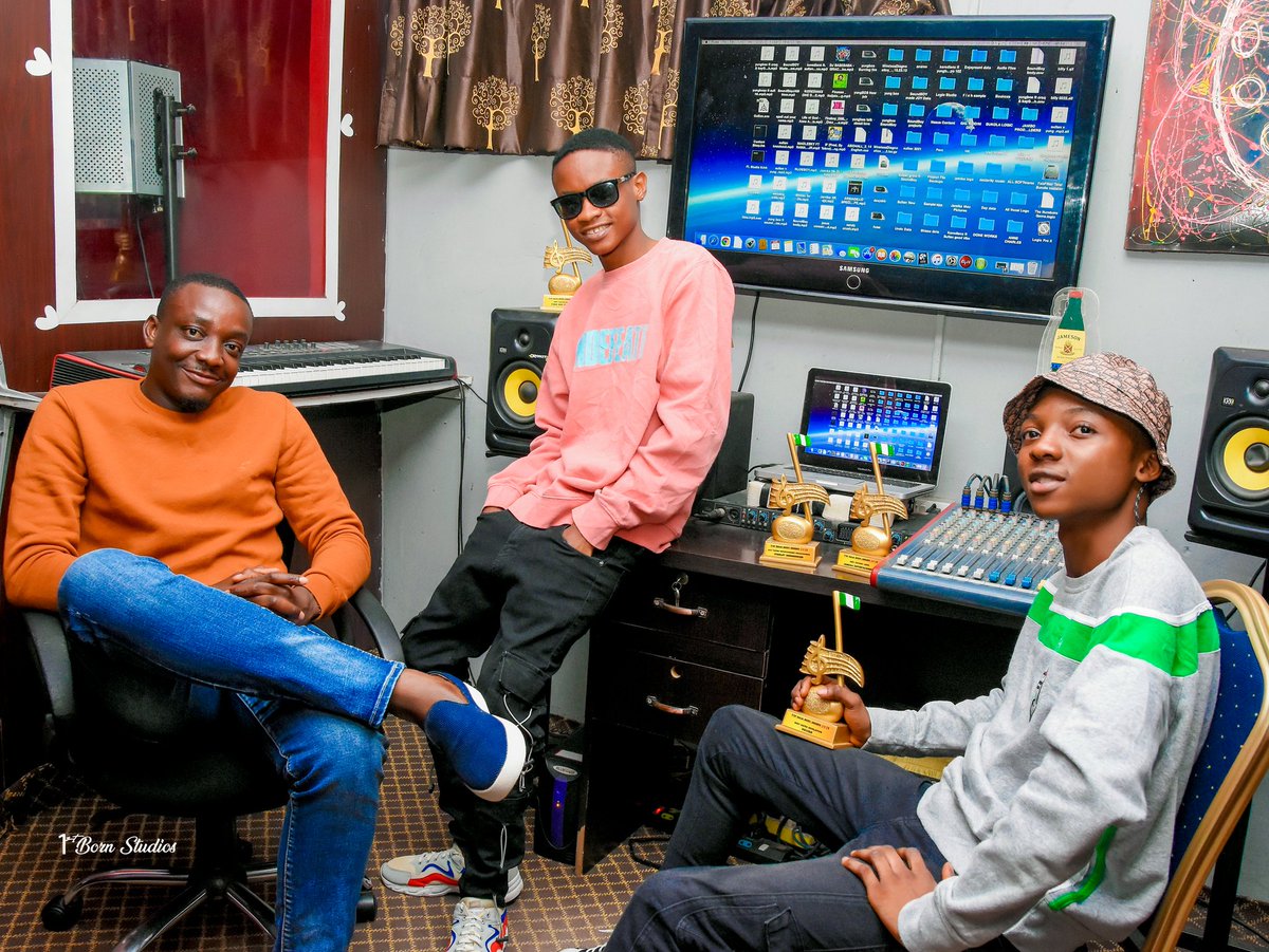Mrstanleyjamika's tweet photo. We are entirely grateful for the #award ,more wins and #awards to come for us. @jamikaforce @sultan_afroboy @yungbosmusic 

#Afrobeat #afropop #naija #nigeria #africa #wizkid #davido #studio #jamikaforce #Grammy https://t.co/lFnEPULYqU