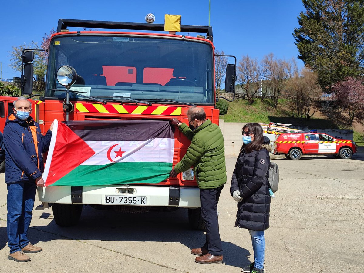 Los <a href="/BomberosBurgos/">Bomberos Ayto. Burgos</a> donan un camión cisterna🚒 de 9.000 litros de capacidad a <a href="/burgosaharaui/">Asociación Burgalesa Amigos del Pueblo Saharaui</a> para enviarlo a los campamentos saharuis de Tinduf

▶️Se enviará en los próximos días y se utilizará sobre todo para distribuir agua en los campamentos.

➕info👉aytoburgos.es/tu-ayuntamient…