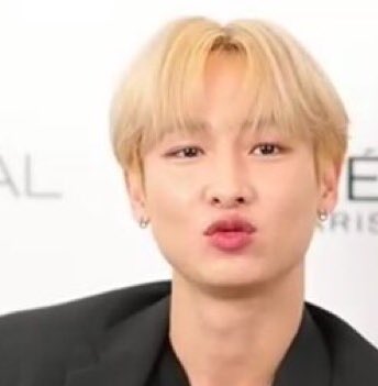offguning's tweet photo. AND IF I KITH #LOrealRougeSignaturexGun https://t.co/t6PFDFs1vV