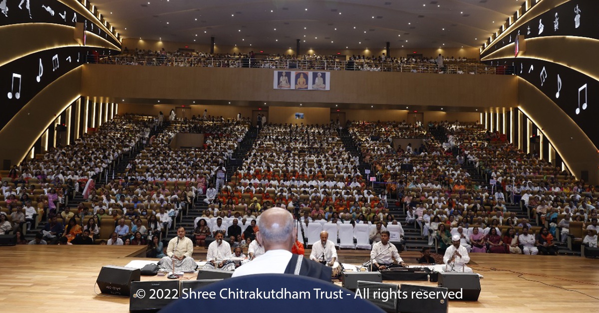 MorariBapu_'s tweet photo. || Manas Gurukul ||

|| मानस गुरुकुल ||

Katha 894: Manas Gurukul - DAY 3
Patanjali University, #Haridwar
02/04/2022 - 10/04/2022 

© 2022 Shree Chitrakutdham Trust - All rights reserved

#MorariBapu #truth #love #compassion #ChitrakutdhamTalgajarda #Patanjali_Yogpeeth #ramkatha https://t.co/4DnLyK74xF