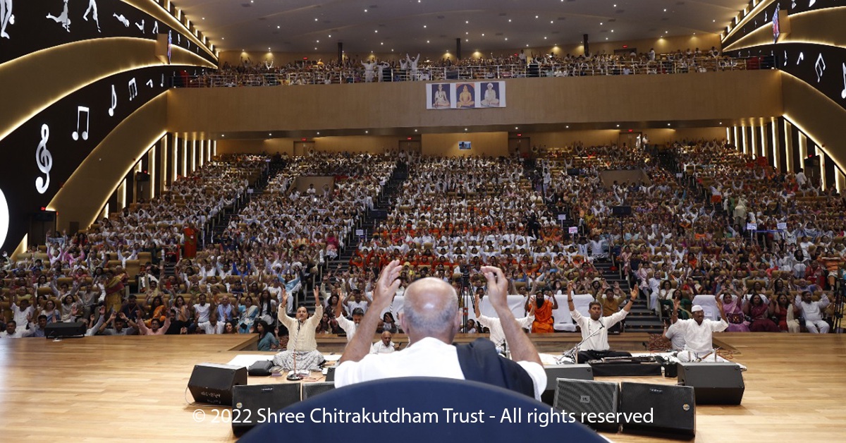 MorariBapu_'s tweet photo. || Manas Gurukul ||

|| मानस गुरुकुल ||

Katha 894: Manas Gurukul - DAY 3
Patanjali University, #Haridwar
02/04/2022 - 10/04/2022 

© 2022 Shree Chitrakutdham Trust - All rights reserved

#MorariBapu #truth #love #compassion #ChitrakutdhamTalgajarda #Patanjali_Yogpeeth #ramkatha https://t.co/MslNKkLovE