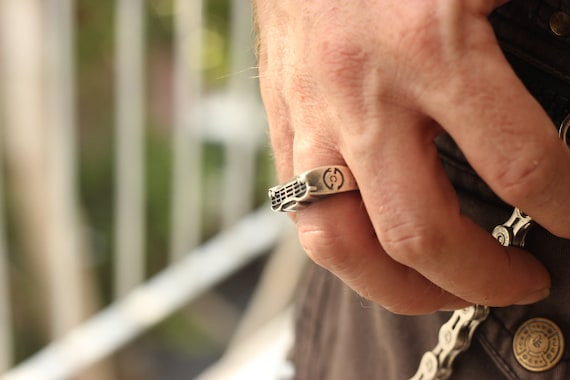 sadesign5's tweet photo. 8.75 Size Christine Car Grill Ring - Gift for https://t.co/hbuVM8KmB3 #giftideasformen #handymanring #christinecarring #plymoouth925ring @etsymktgtool https://t.co/StJThu8MC9