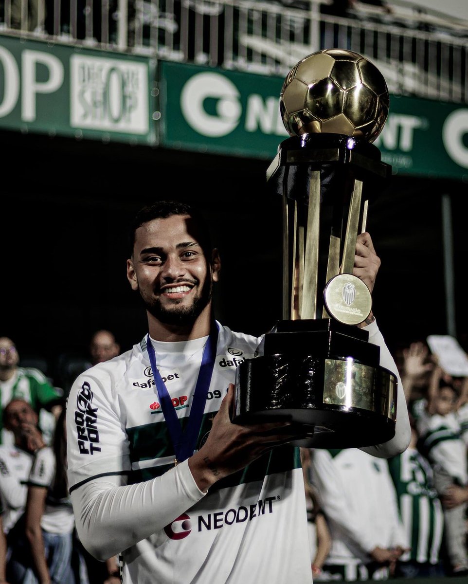 audaxosasco's tweet photo. 🇳🇬🎉 Parabenizamos os #CriasDoAudax, Márcio Silva e Thonny Anderson, o @Coritiba e toda nação coxa-branca pela conquista de mais um título paranaense. Parabéns! https://t.co/0yvvqdLwod