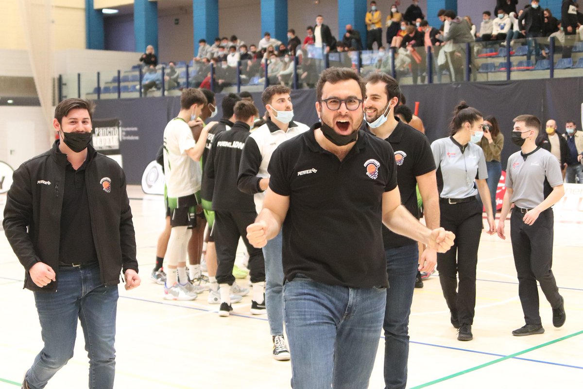 A7Perezz's tweet image. Subcampeones de Madrid tras luchar hasta el último segundo la Final contra el Real Madrid (71 - 66). #F4JuniorM 

Trabajazo durante todo el año de jugadores y staff. Ahora empieza lo bueno, a por el Campeonato de España. #FuenlADN 

📸 @fotobaloncesto y @_RocioBenitez