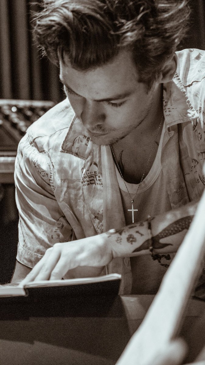 HSQUOTED's tweet photo. “Of course I’m nervous. I mean, I’ve never done this before. I don’t know what the fuck I’m doing. I’m happy I found this band, where you can be vulnerable enough to put yourself out there. I’m still learning…  but it’s my favorite lesson.”

(Rolling Stone 2017) https://t.co/j0y897wBGG