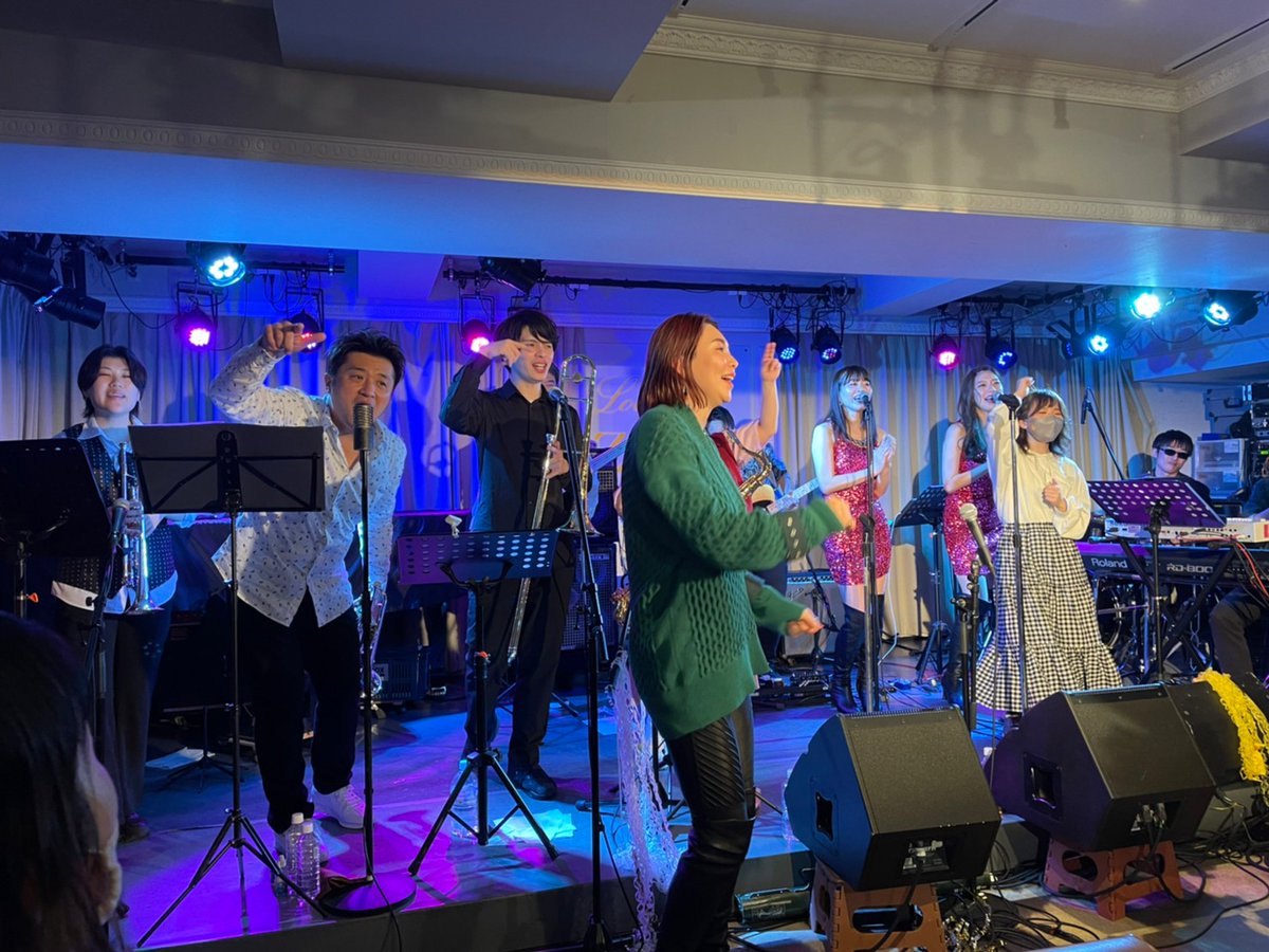 tomiyamawataru's tweet photo. BBBCB銀座LoungeZero終了~2年半ぶりの有観客ライヴでどんな感じになるかドキドキしたけど多くのお客様にノッて踊ってもらって楽しく演奏できた!やっぱり目の前にいるお客様に向かって音を出すのが一番気持ちいい🎺♫
ありがとうございました!!
#BBBCB #BluesBrothers #ブルースブラザーズ https://t.co/OpnsYYSRx2