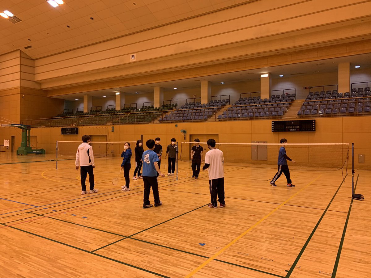CU_Happyturn's tweet photo. こんにちは！

中京大学名古屋キャンパスで活動しているバドミントンサークルのハッピーターンです🏸

#中京大学 
#春から中京大学 
#春から中京 
#中京大学サークル
#バドミントンサークル https://t.co/GgOaS9QtTG
