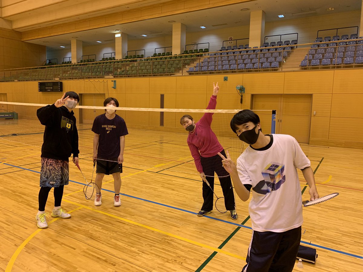 CU_Happyturn's tweet photo. こんにちは！

中京大学名古屋キャンパスで活動しているバドミントンサークルのハッピーターンです🏸

#中京大学 
#春から中京大学 
#春から中京 
#中京大学サークル
#バドミントンサークル https://t.co/GgOaS9QtTG