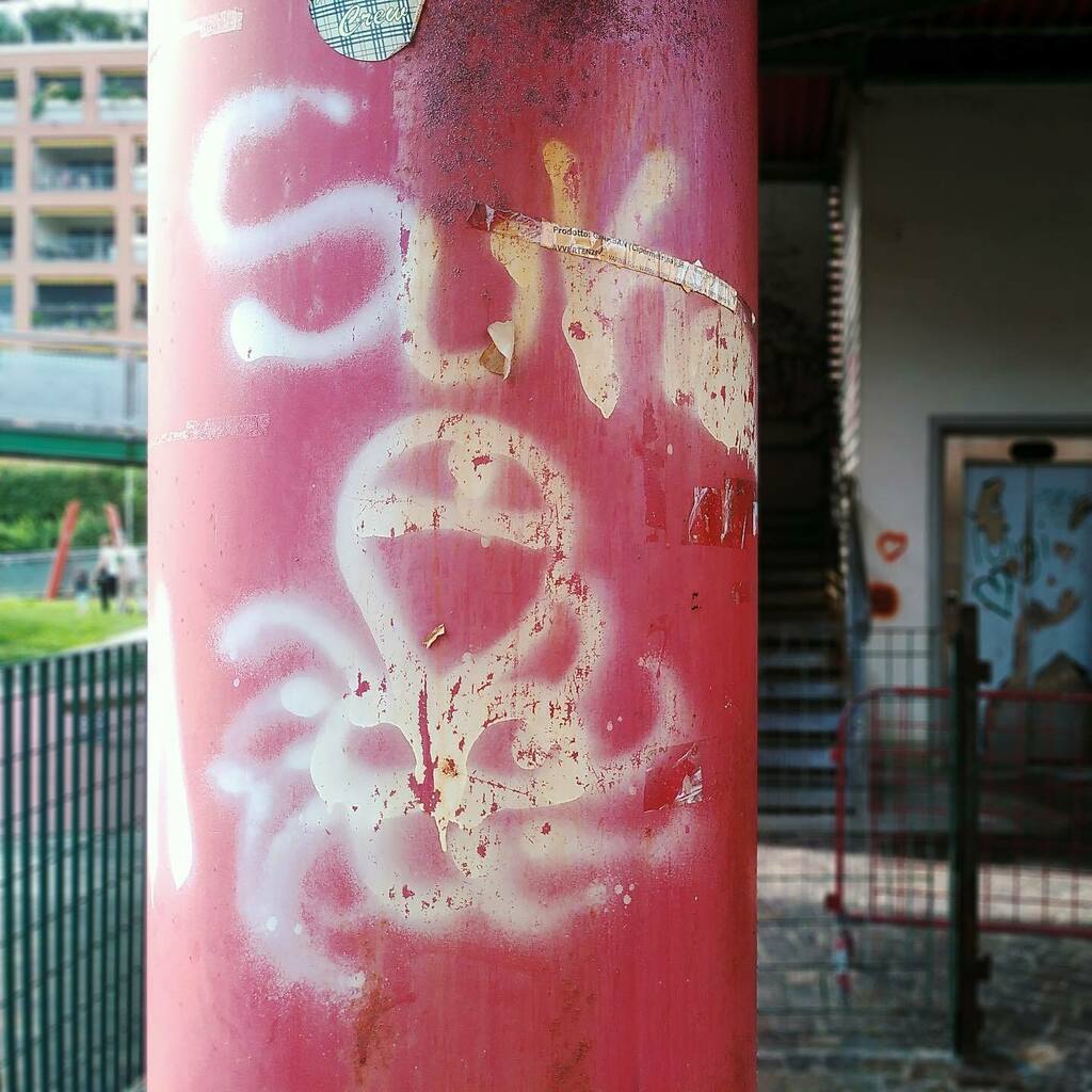 SUCA's tweet photo. SUKA 🐙(Area ex Pozzi, Corsico) 

#suca #suka #800A https://t.co/ytP3wK1PVU https://t.co/y0RZMvC5mk