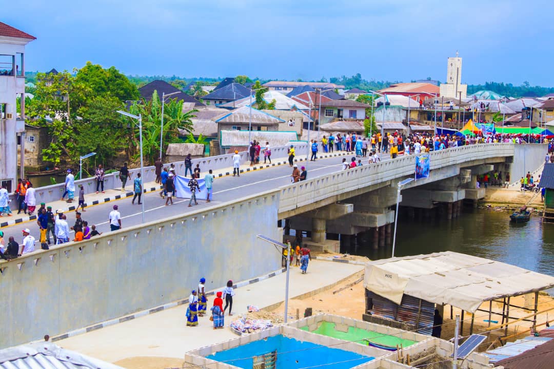 yeripros's tweet photo. Gov. Diri is building Bridges and roads to ease economic and social activities.
#DestinationBayelsa https://t.co/FkSuL8gEvi
