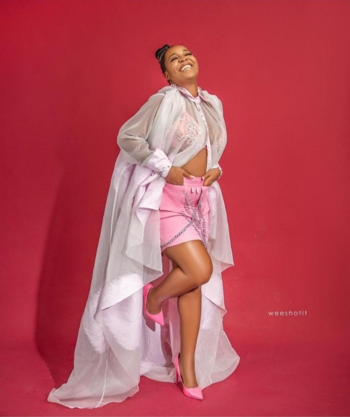 Lucination3's tweet photo. Happy birthday to our forever queen, @iamlucyedet!
Two years and three decades look good on you!
May there always be a smile on your face for the years ahead.
#Lucination loves you!💕💕💕
#ItsAPleasure!✌🏾💋 https://t.co/7NXV9k7ND6
