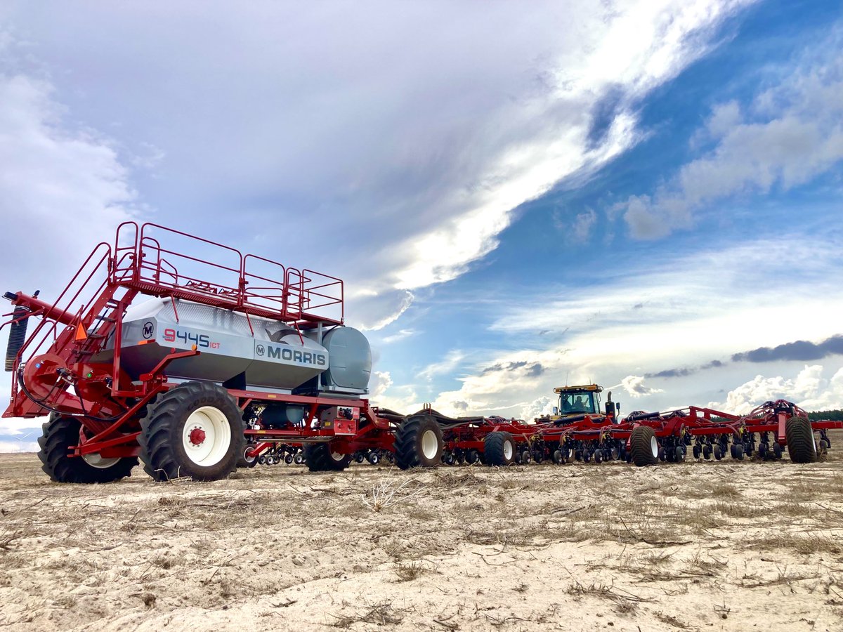 And so it begins. First start up for #seeding22. 9445 tow behind with 5000L liquid tank on a 21m Quantum. ⁦<a href="/Morris_Seeding/">Morris Equipment</a>⁩ ⁦<a href="/Morris_Aus/">Morris Australia</a>⁩