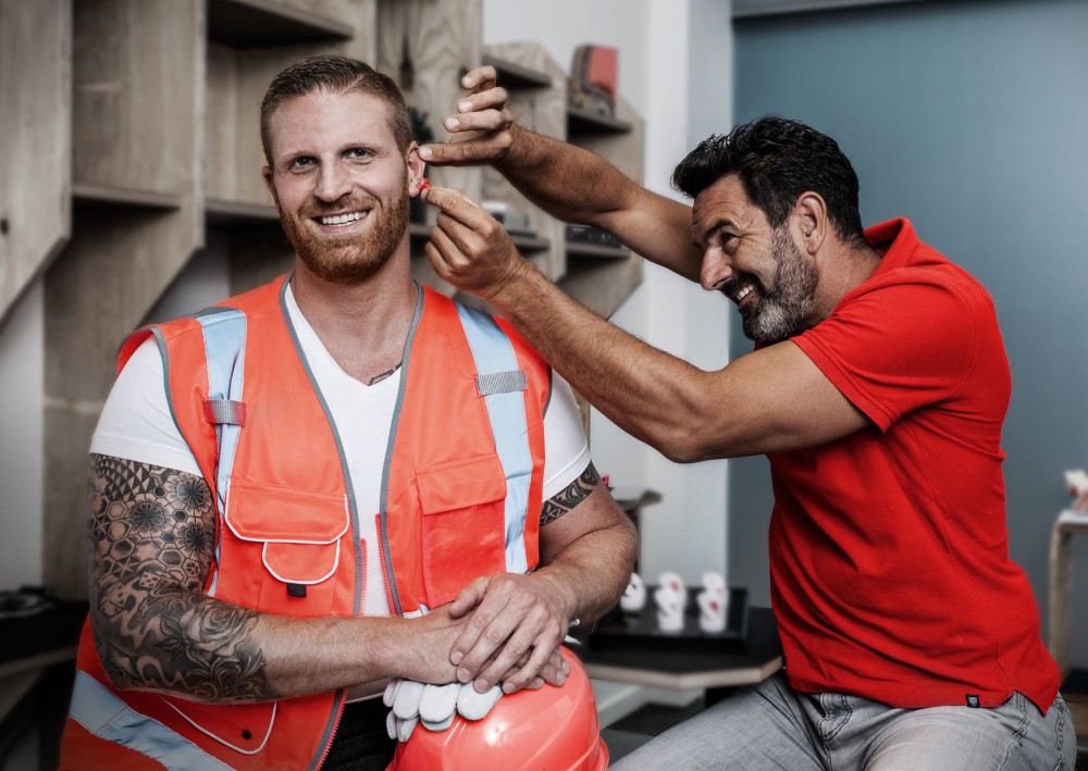 Länger besser #Hören mit #Gehörschutz vom #Hörakustiker. Nicht nur bei der Arbeit, auch im Freizeitbereich sollte Gehörschutz obligatorisch sein. Laut Umfrage der #Fördergemeinschaft Gutes Hören kann noch mehr getan werden ... mynewsdesk.com/de/foerdergeme…